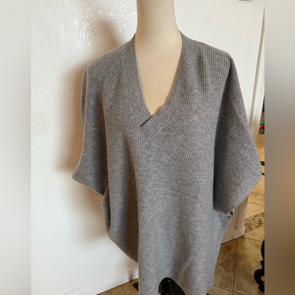 ** Nordstrom V-Neck Wool & Cashmere Poncho in Grey Heather One Size